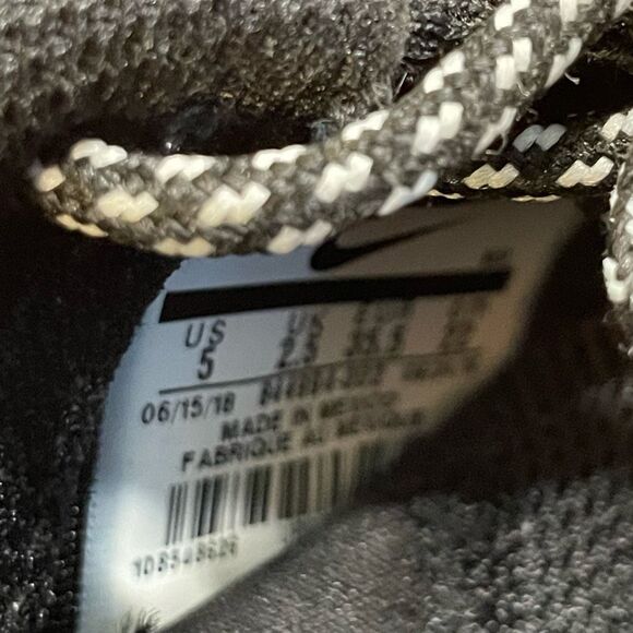 Nike Roshe One Running Shoe Black White Athletic Mesh Upper‎ Sneakers 5 - Picture 9 of 9